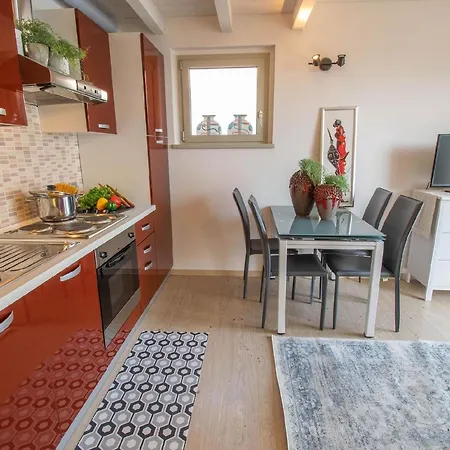 Apartment Mit Panaoramaterrasse Und Pool